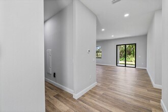 623 Franklin in Lehigh Acres, FL - Building Photo - Building Photo