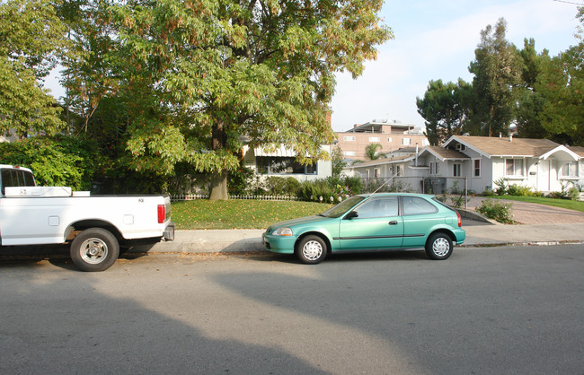 1012 San Rafael Ave in Glendale, CA - Building Photo - Building Photo