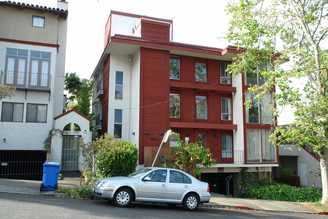 2564 Virginia St in Berkeley, CA - Building Photo