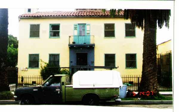 1470-1476 Chestnut Ave in Long Beach, CA - Foto de edificio