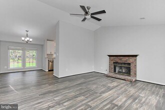 20585 Triple Crown Ct in Ashburn, VA - Building Photo - Building Photo