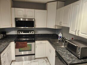 4317 Landar Dr in Greenacres, FL - Building Photo - Building Photo