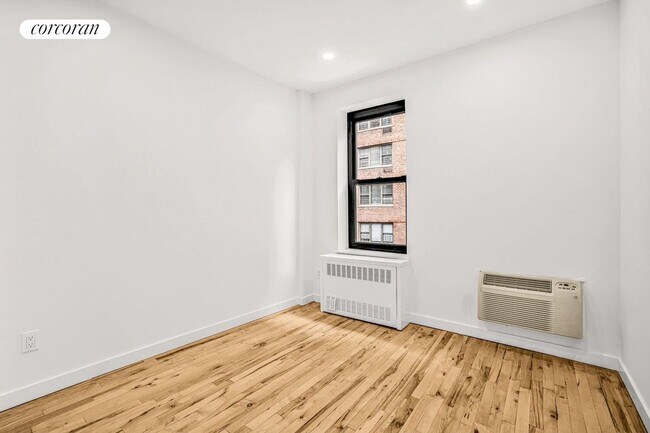 315 E 95th St in New York, NY - Building Photo - Building Photo