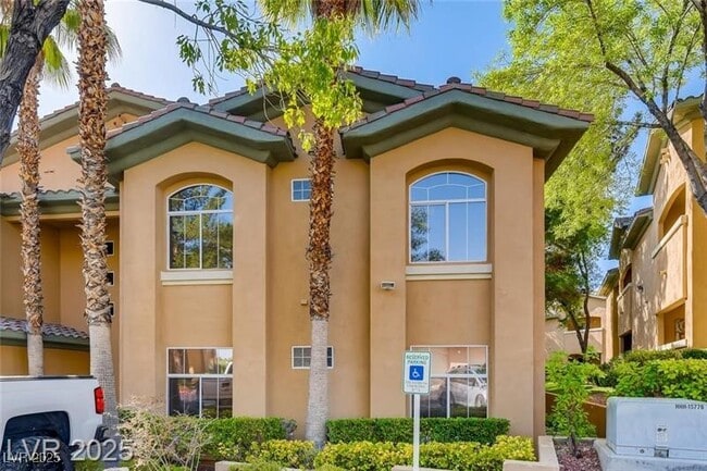 1713 Sky of Red Dr in Las Vegas, NV - Building Photo - Building Photo
