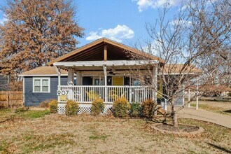 907 SE 5th St in Bentonville, AR - Building Photo - Building Photo