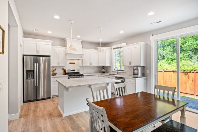 property at 17401 75th Avenue Ct E