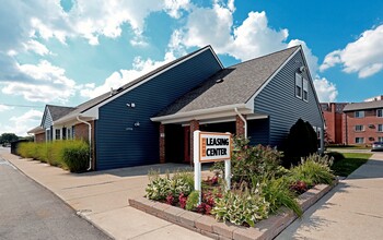 The Loop on Greenfield in Oak Park, MI - Foto de edificio - Building Photo