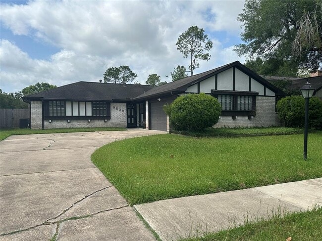 9539 Wickenburg Dr in Houston, TX - Building Photo - Building Photo