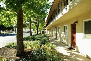 7th Street Manor Apartments