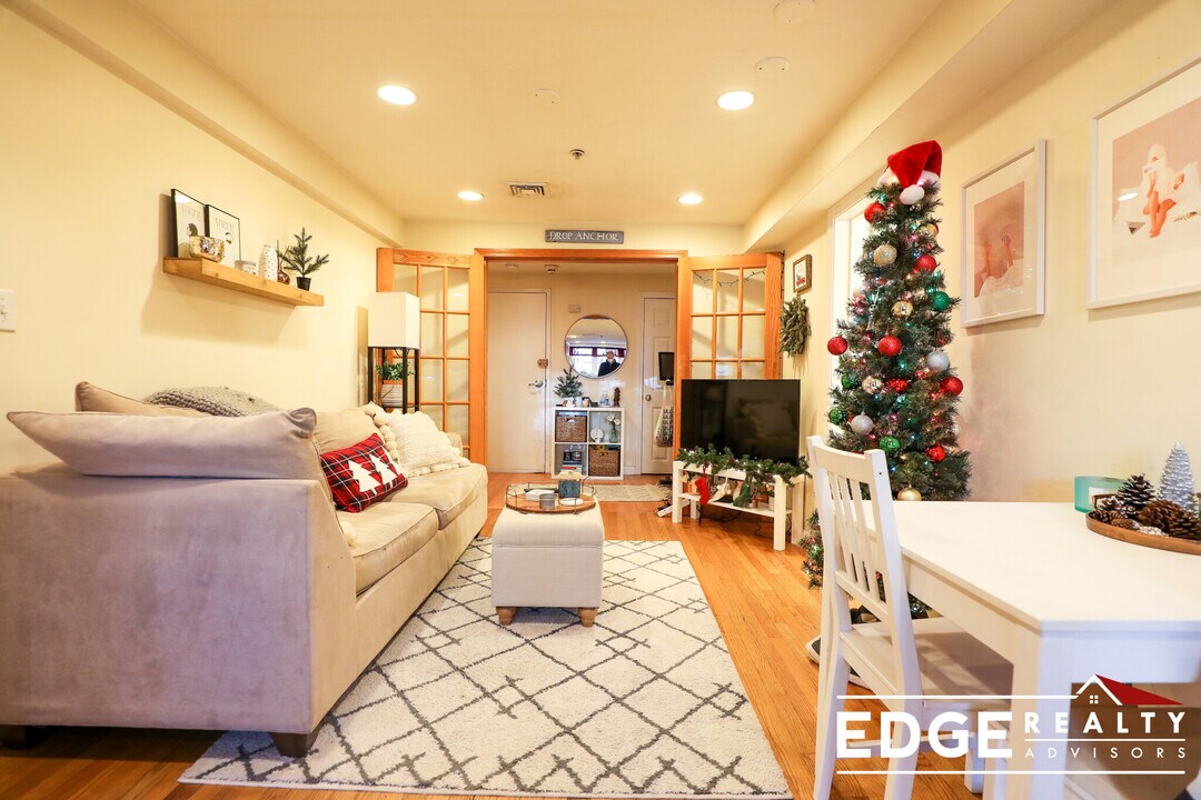 14 Sutherland Rd, Unit A in Boston, MA - Foto de edificio