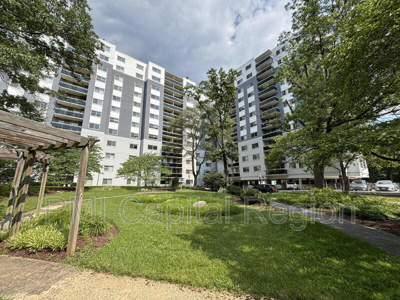 7333 New Hampshire Ave in Takoma Park, MD - Building Photo