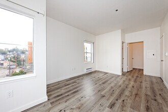 1524 1st Ave-Unit -304 in Oakland, CA - Building Photo - Building Photo