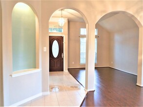 11523 Glen Lake Dr in Sugar Land, TX - Building Photo - Building Photo