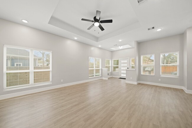 507 Carl St