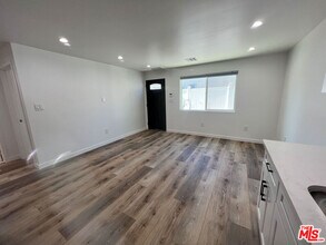 7718 N Glenoaks Blvd in Burbank, CA - Building Photo - Building Photo