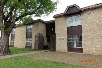 Holmes Apartments in Dallas, TX - Foto de edificio - Building Photo