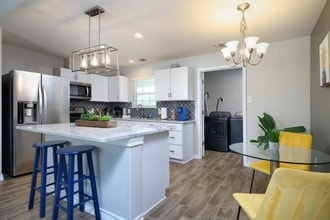 350 Rasa Dr in San Antonio, TX - Building Photo - Building Photo