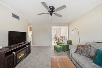 702 E Karma Ave in Jenks, OK - Building Photo - Building Photo