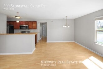 300 Stonewall Creek Dr in Dardenne Prairie, MO - Building Photo - Building Photo