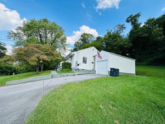 800 Gertrude Ave in Knoxville, TN - Building Photo - Building Photo
