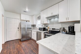 2720 Truxillo St in Houston, TX - Foto de edificio - Building Photo