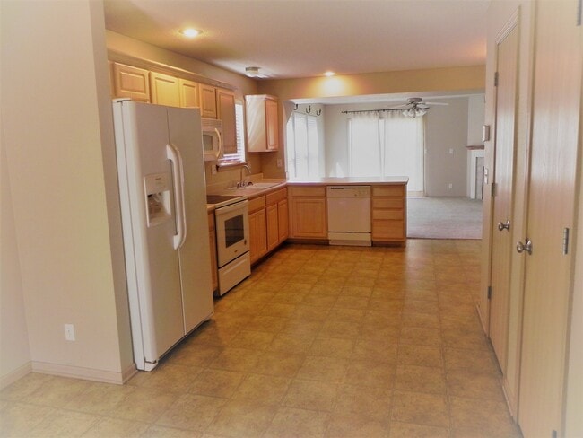 9840 N Lewis Ave in Kansas City, MO - Building Photo - Building Photo