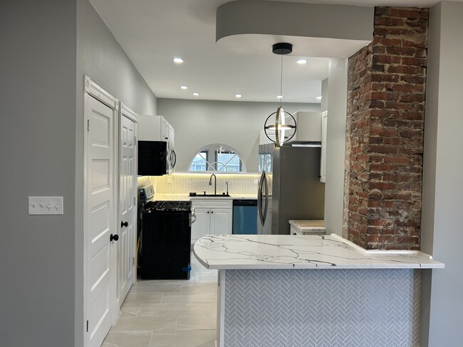 74 Delaware Ave in Penns Grove, NJ - Foto de edificio - Building Photo