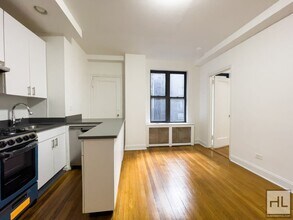 EAST 46 STREET, Unit 4K in New York, NY - Foto de edificio - Building Photo