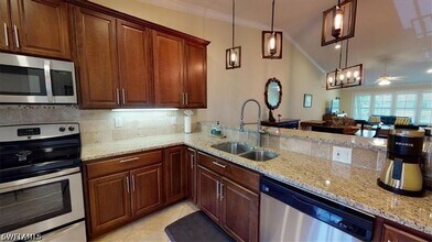 4180 Looking Glass Ln in Naples, FL - Building Photo - Building Photo