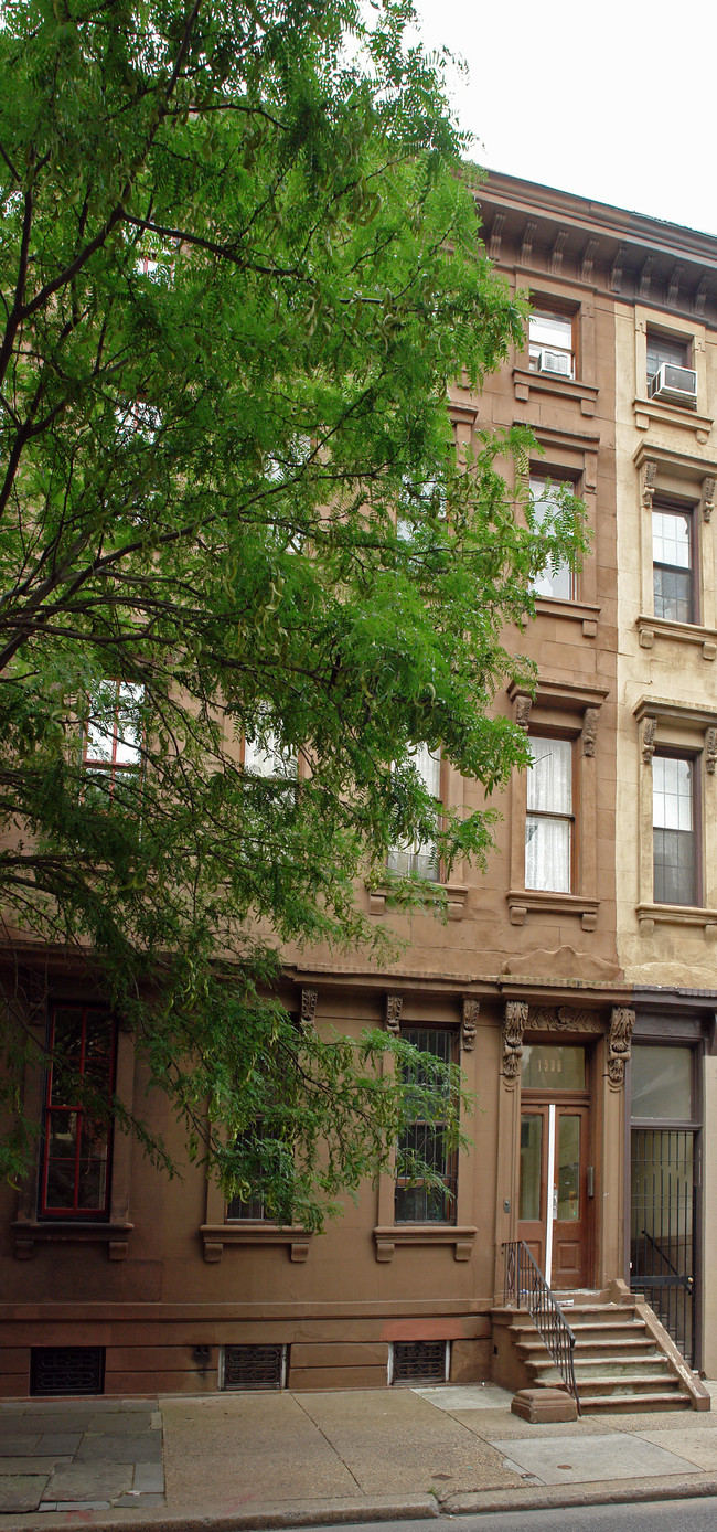 1536 Pine St in Philadelphia, PA - Foto de edificio - Building Photo