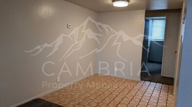 4428 S Rosehaven Ct in West Valley City, UT - Foto de edificio - Building Photo