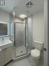 28-928 Avondale Ave in Toronto, ON - Building Photo - Building Photo