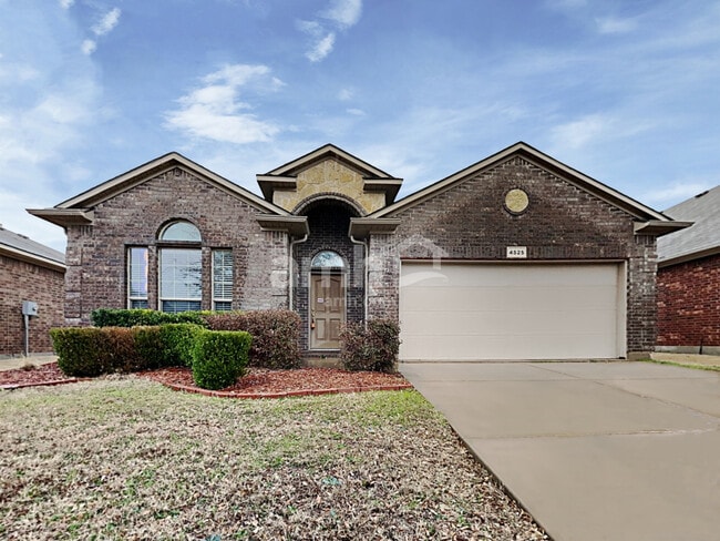 property at 4525 Lacewood Dr