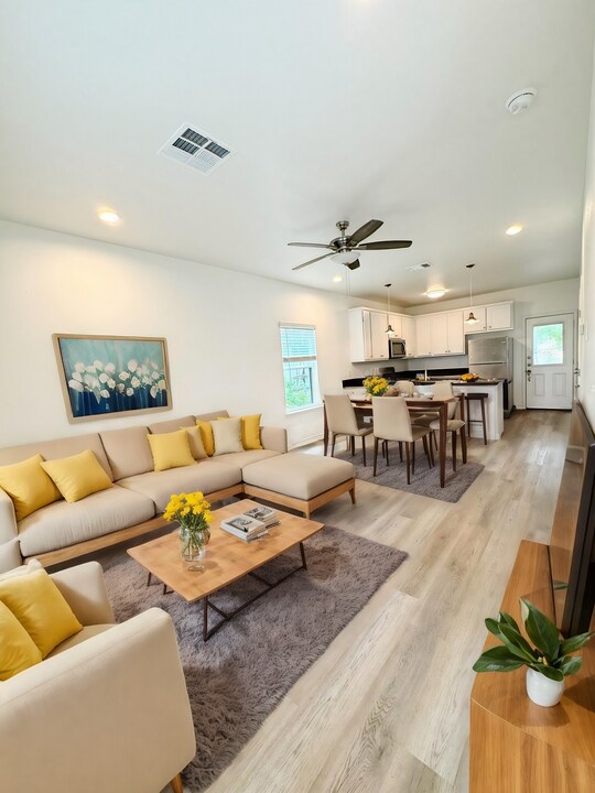 707 Runnels Ave in San Antonio, TX - Building Photo