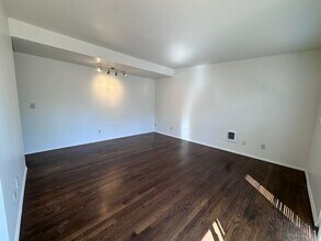 12170 SW 14th St in Beaverton, OR - Building Photo - Building Photo