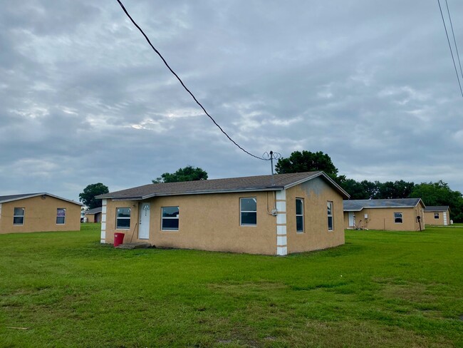 7555 Fl-710 in Okeechobee, FL - Building Photo - Building Photo