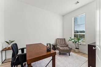 15823 Bird of Paradise Dr in Conroe, TX - Foto de edificio - Building Photo
