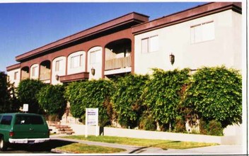 Providencia Apartments in Burbank, CA - Building Photo - Building Photo