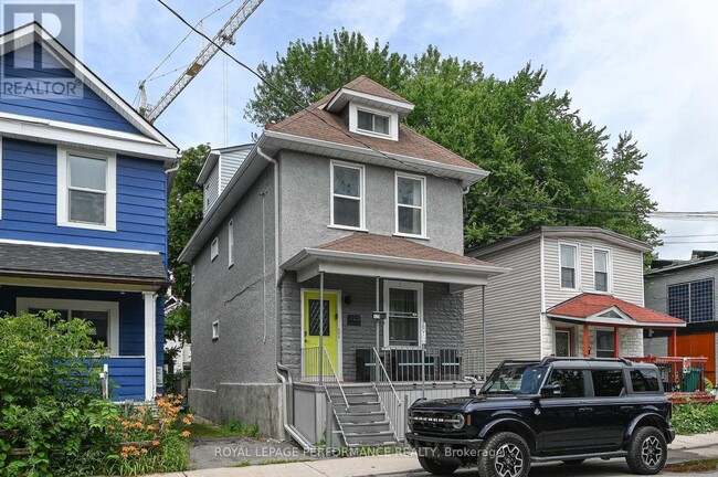 property at 123-123 Pamilla St