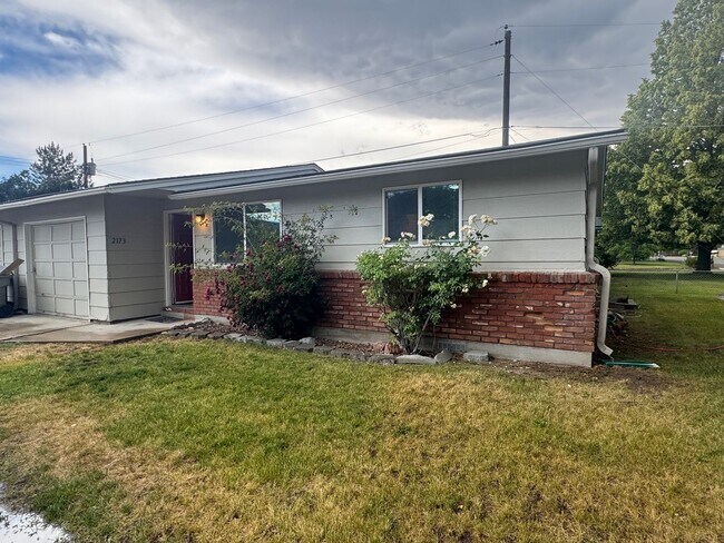 2175-2175 S Curtis Rd in Boise, ID - Building Photo - Building Photo