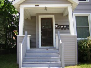 535 Packard St, Unit 2 in Ann Arbor, MI - Foto de edificio - Building Photo