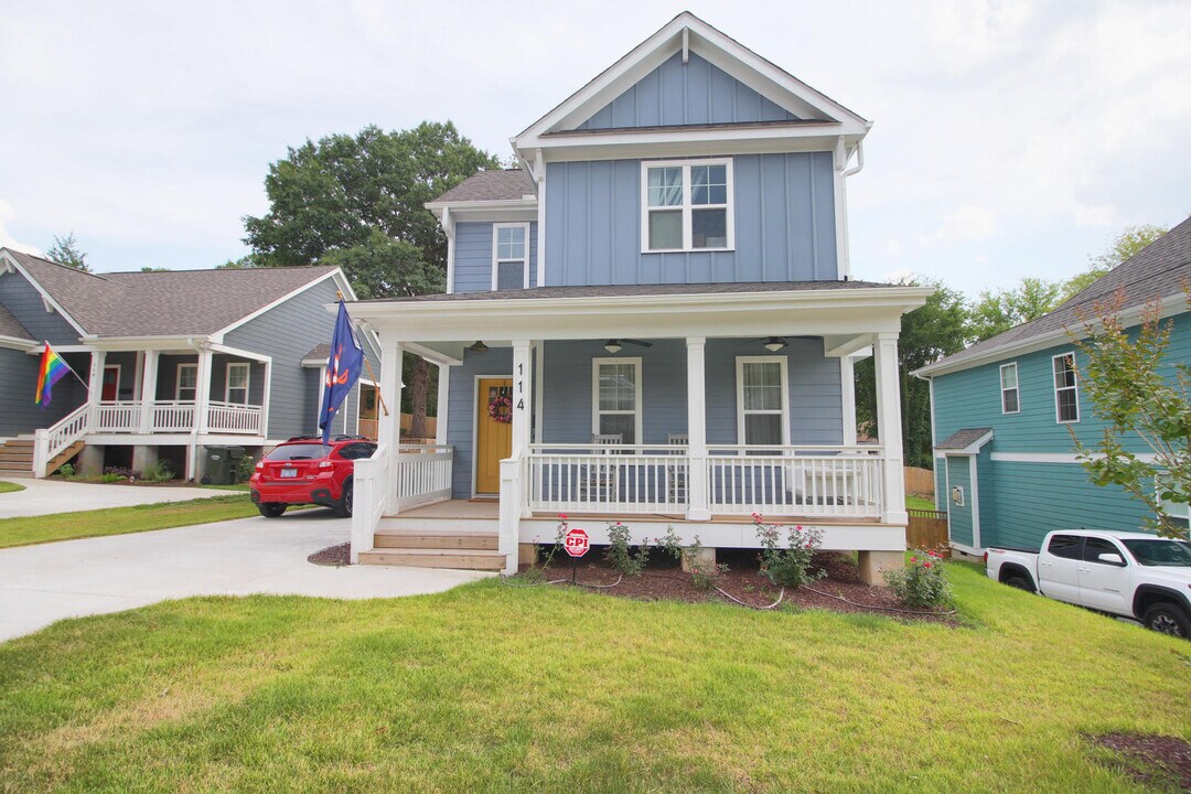 114 E Enterprise St in Durham, NC - Building Photo