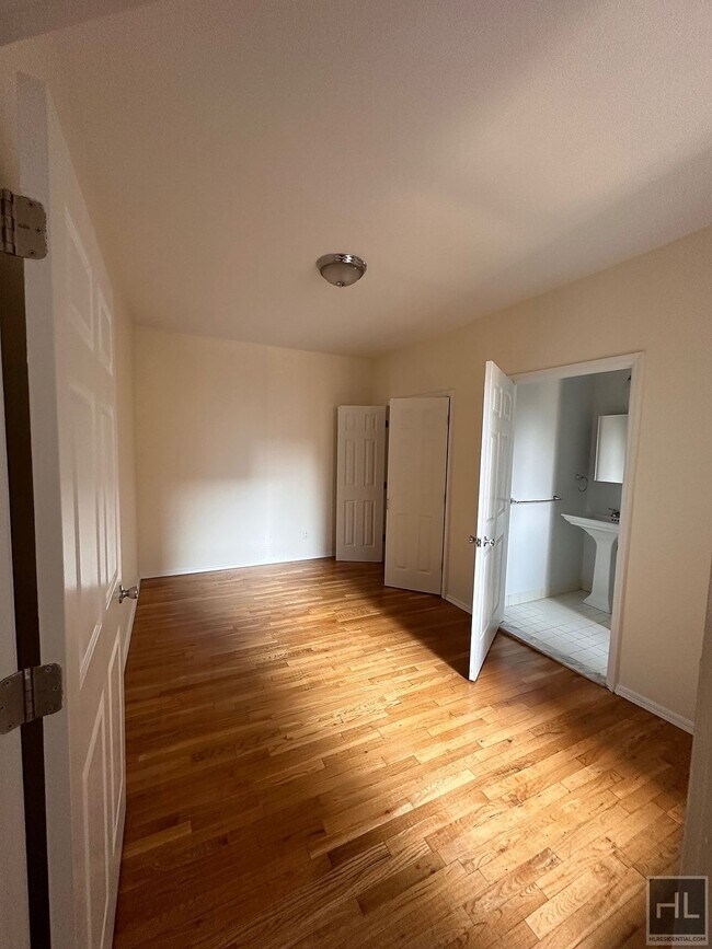 PERFECT WEST VILLAGE 1 BEDROOM - WON'T LAS in New York, NY - Building Photo - Building Photo