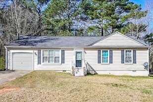 6269 Valdez Dr in Rex, GA - Building Photo