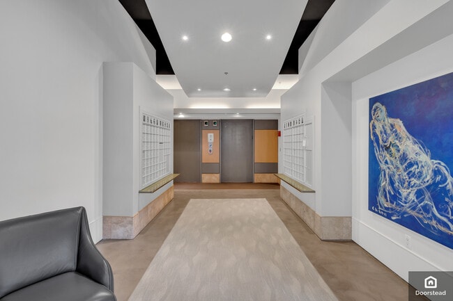 2801 1st Ave, Unit 711 in Seattle, WA - Building Photo - Building Photo