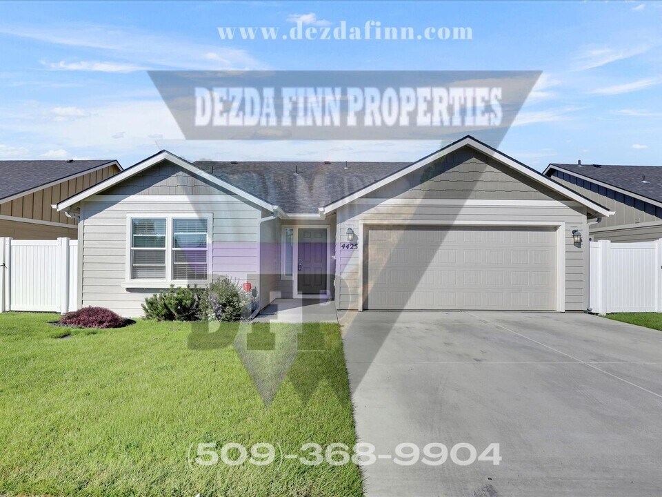 4425 N McCabe Ln in Spokane Valley, WA - Building Photo