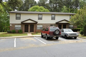 Laurelwood Apartments in Woodstock, GA - Foto de edificio - Building Photo