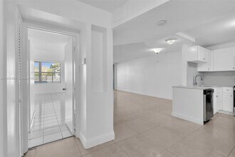 1398 NE 191st St in Miami, FL - Building Photo - Building Photo