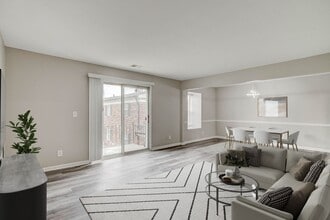 The Lenox Apartment Homes in Indianapolis, IN - Building Photo - Building Photo
