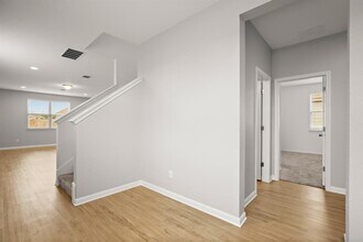 6807 Tiznow Ln in Buda, TX - Foto de edificio - Building Photo